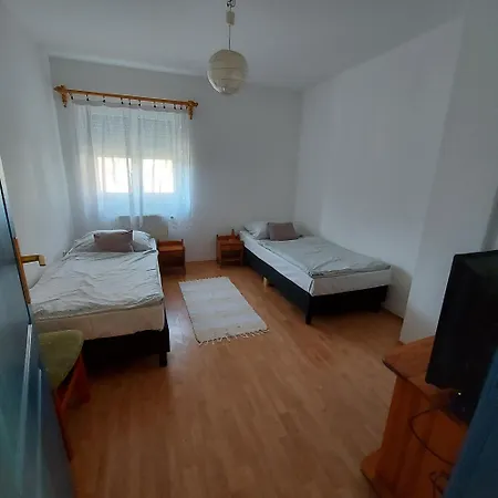 Viktoria Vendeghaz Apartmán *